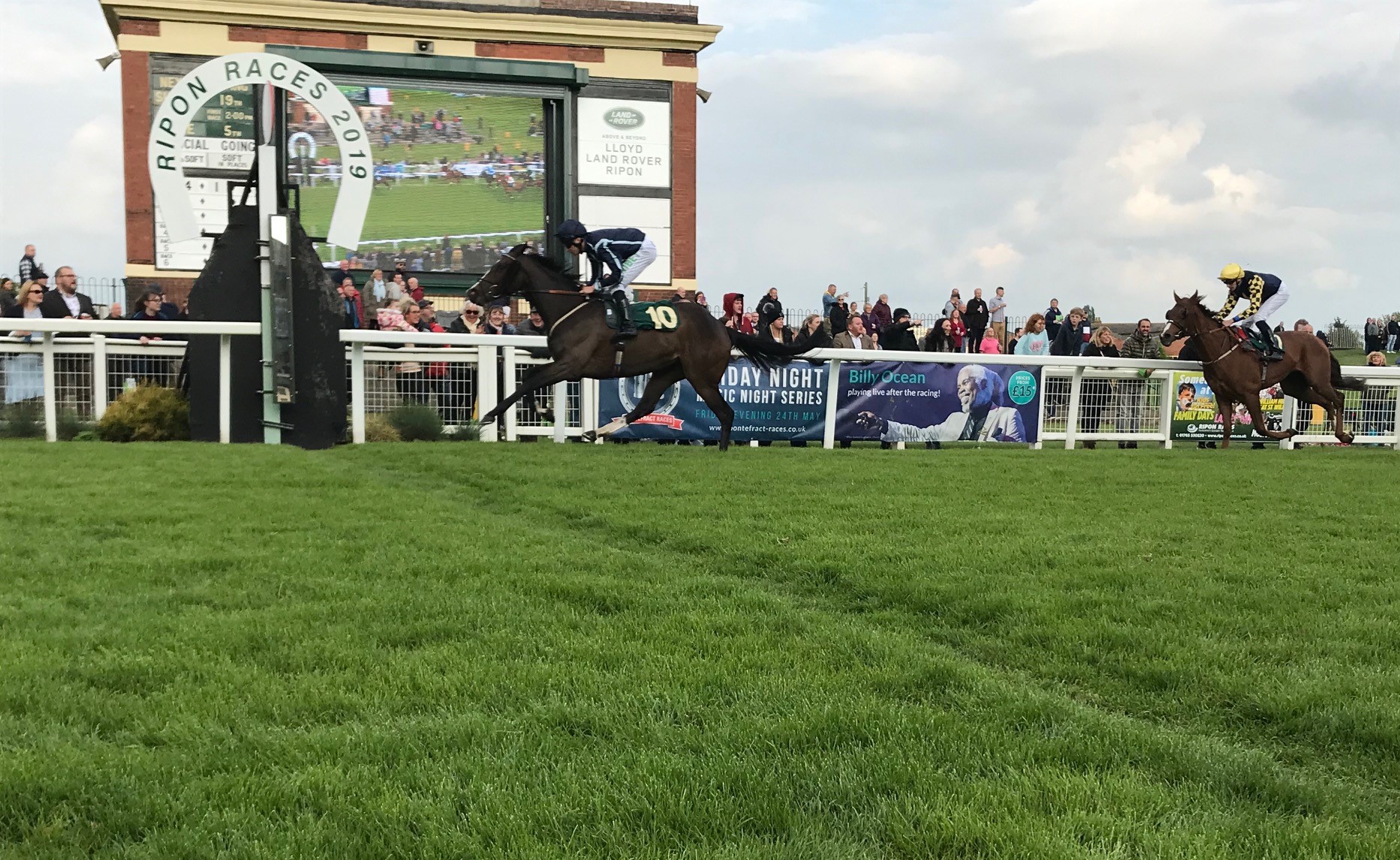 Fiver Friday Racing Round-up